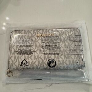 Michael Kors Vanilla Wallet and Wristlet